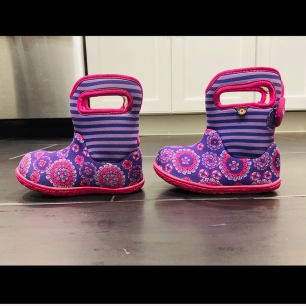 Baby bogs Toddler girl size 7 like new! Pink